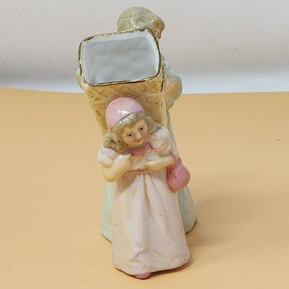 Vintage Ceramic Figurine Of Two Girls With Basket - Picture 4 of 12